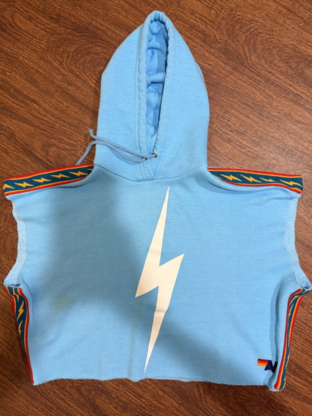 AVIATOR NATION - BOLT STRIPE SLEEVELESS RELAXED CROPPED PULLOVER HOODIE - SKY XS - Picture 7 of 12